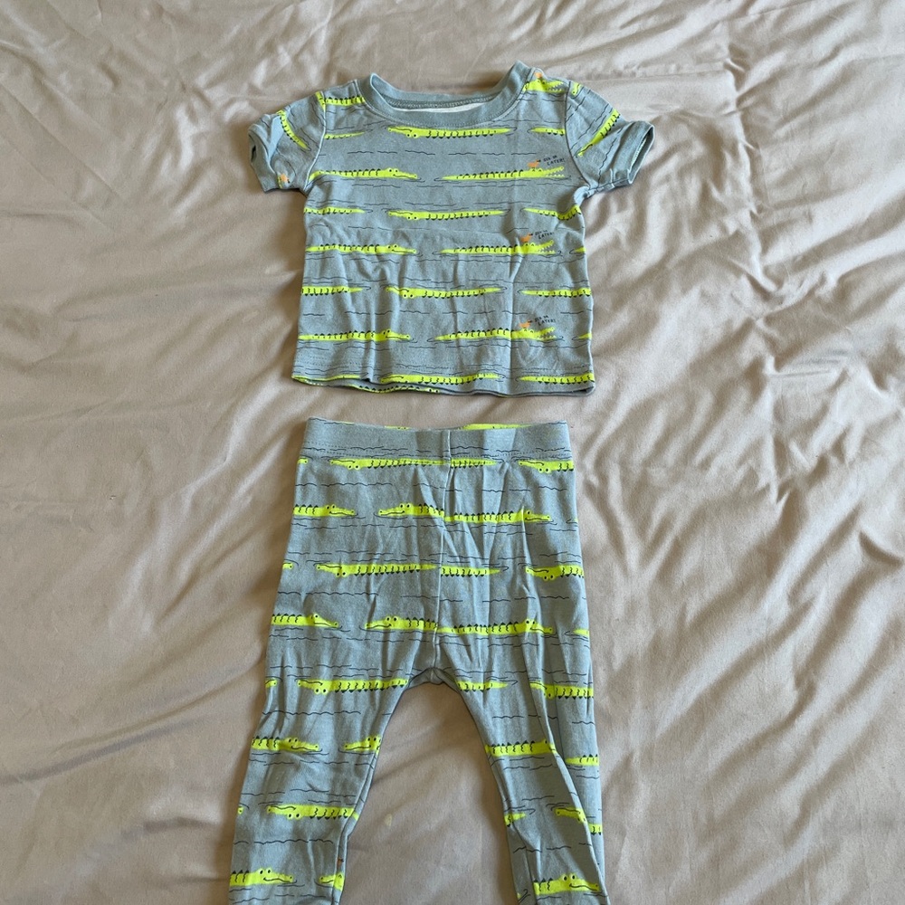 Lot of 2 Piece Pyjama Sets - Picture 7 of 8